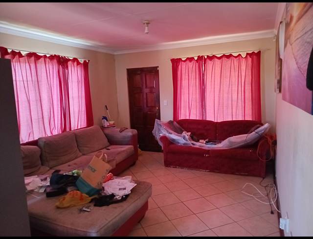 3 BEDROOM FREEHOLD TO LET IN COSMO CITY